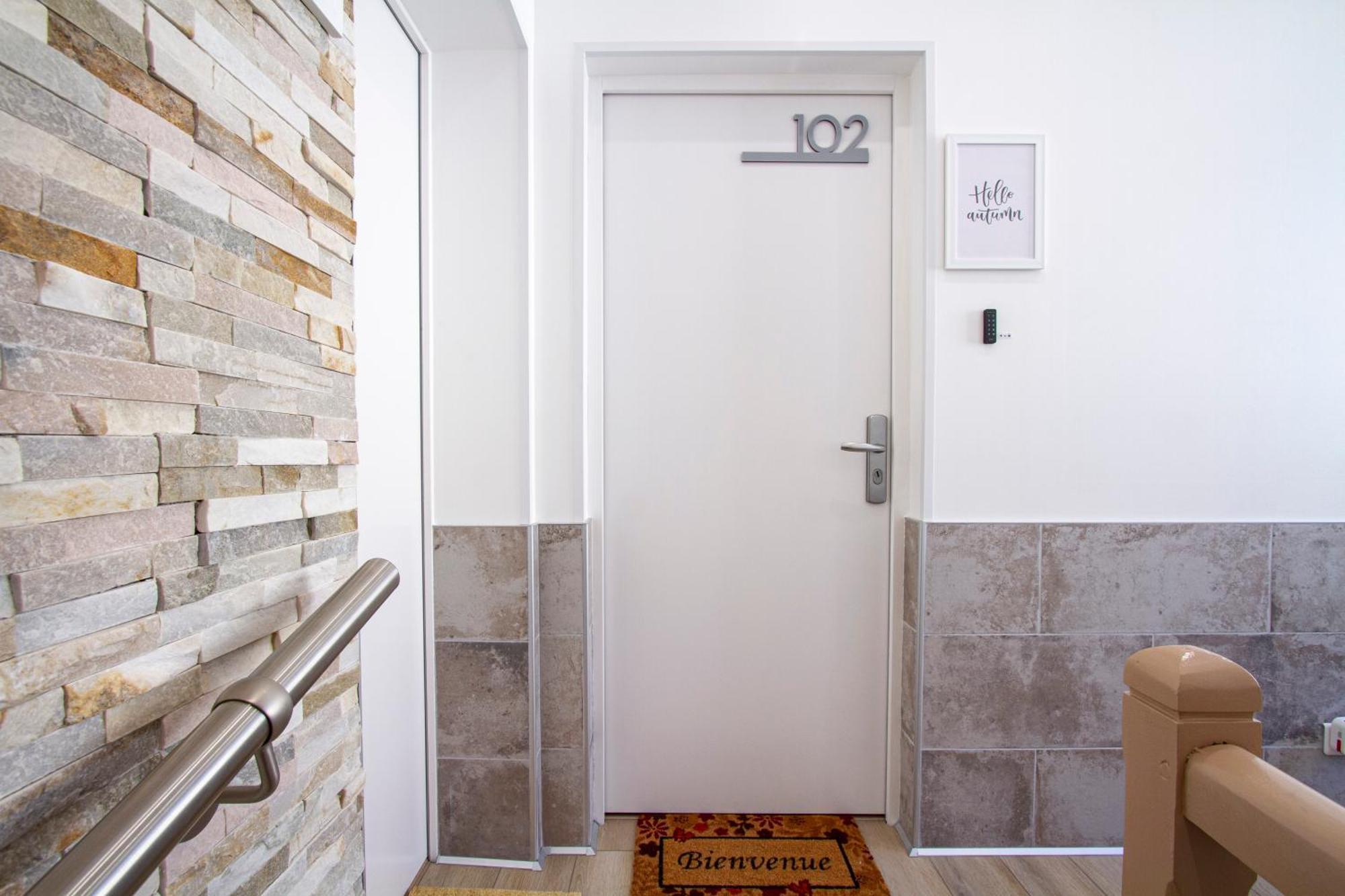 Promenade D'Automne: Cozy Stay with Netflix, Wi-Fi & Free Parking Chalons-en-Champagne Exterior photo